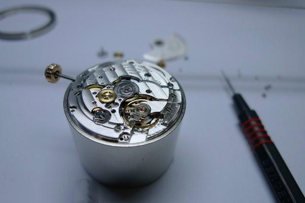 手表做维修的费用要多少？